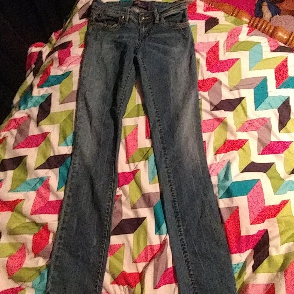 Max Azril jeans